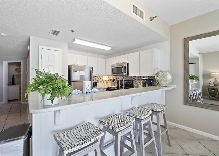 Club 1109 D Apartment *