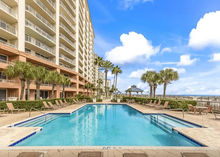Club 1109 D Apartment *